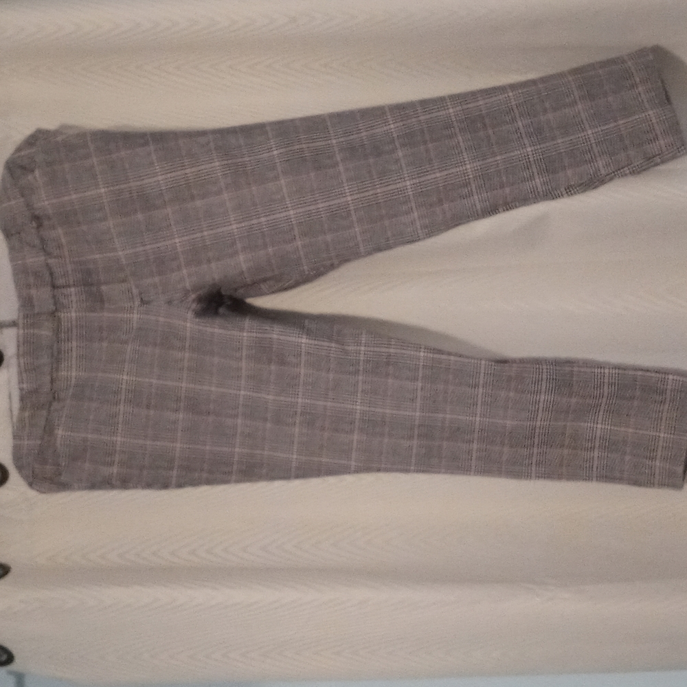 Black,Pink,and White Pixie Ankle Pants.  Size 16 Old Navy